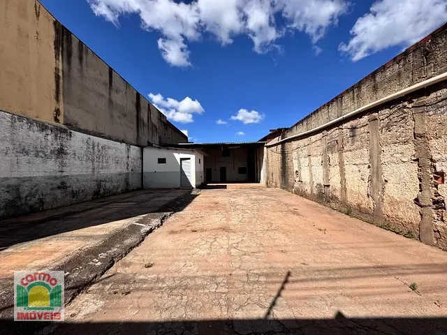 Galpão / Barracão com 300m², à venda, no bairro Boa Vista em Anápolis