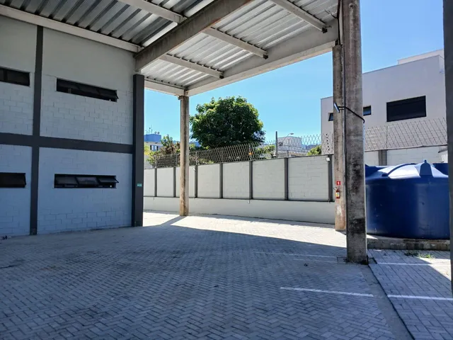 Galpão / Barracão com 811m², para alugar, no bairro Fazenda Rodeio em Mogi das Cruzes