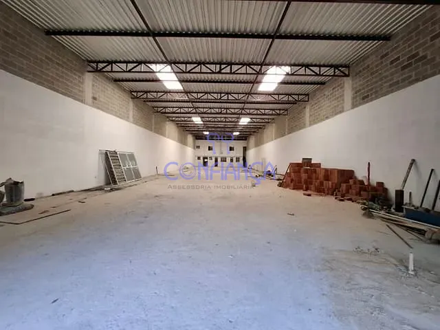 Galpão / Barracão com 650m², para alugar, no bairro Campo Grande em Rio de Janeiro