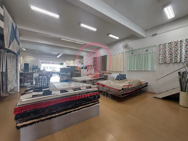 Galpão / Barracão com 719m², para alugar, no bairro Centro em Osasco