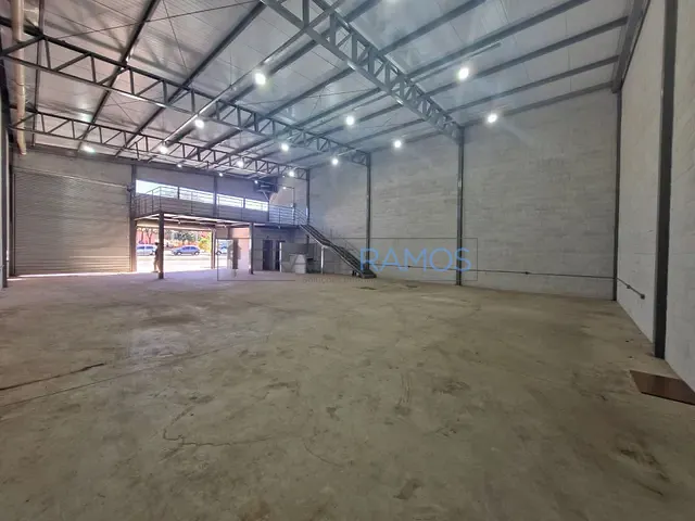 Galpão / Barracão com 294m², para alugar, no bairro Vila Maria em Aparecida de Goiânia