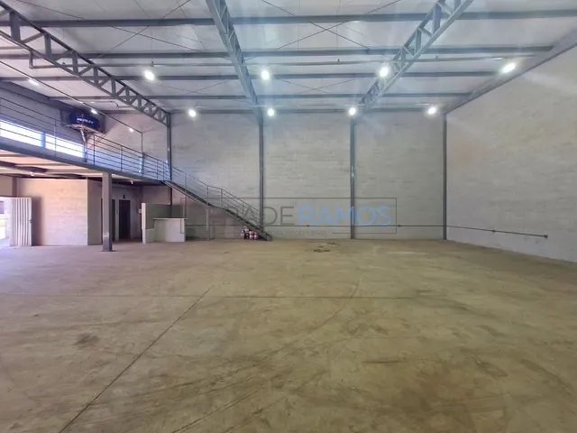 Galpão / Barracão com 294m², para alugar, no bairro Vila Maria em Aparecida de Goiânia