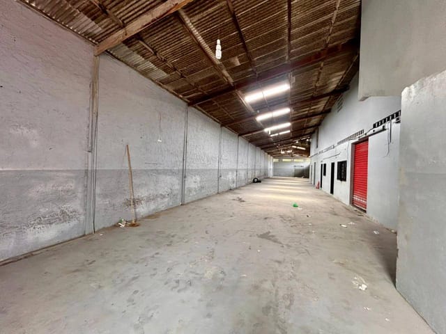 Galpão / Barracão com 900m², para alugar, no bairro Santos Dumont em Aracaju