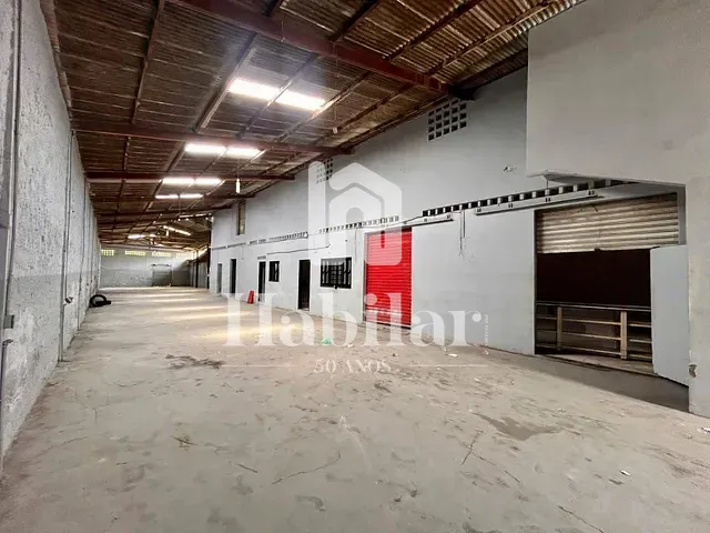 Galpão / Barracão com 900m², para alugar, no bairro Santos Dumont em Aracaju