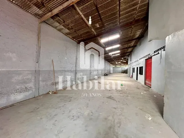 Galpão / Barracão com 900m², para alugar, no bairro Santos Dumont em Aracaju