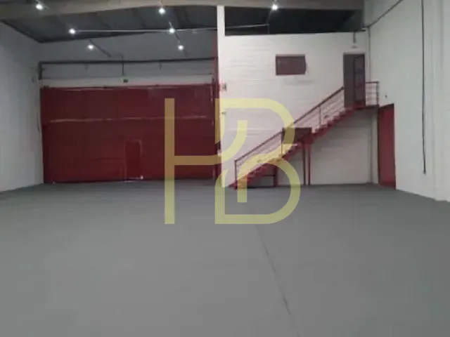 Galpão / Barracão para alugar, no bairro Iporanga em Sorocaba