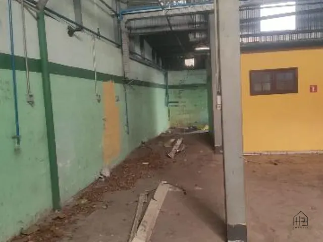 Galpão / Barracão com 800m², à venda, no bairro Jardim Rebelato em Cotia