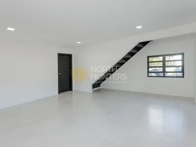 Galpão / Barracão com 600m², para alugar, no bairro Itinga em Joinville