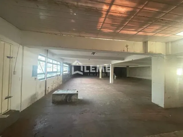 Galpão / Barracão à venda ou para alugar, no bairro Centro em Mococa