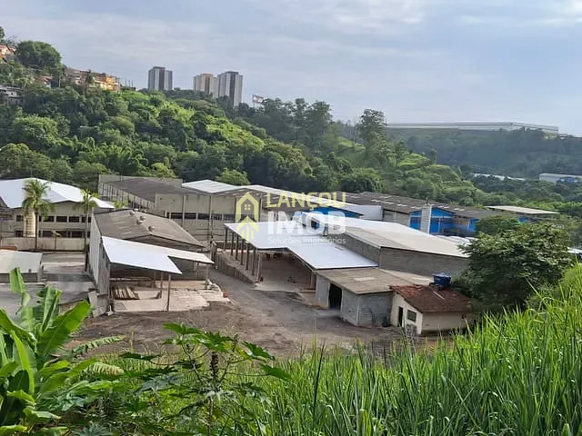 Galpão / Barracão com 4000m², para alugar, no bairro São Roberto (Jordanésia) em Cajamar