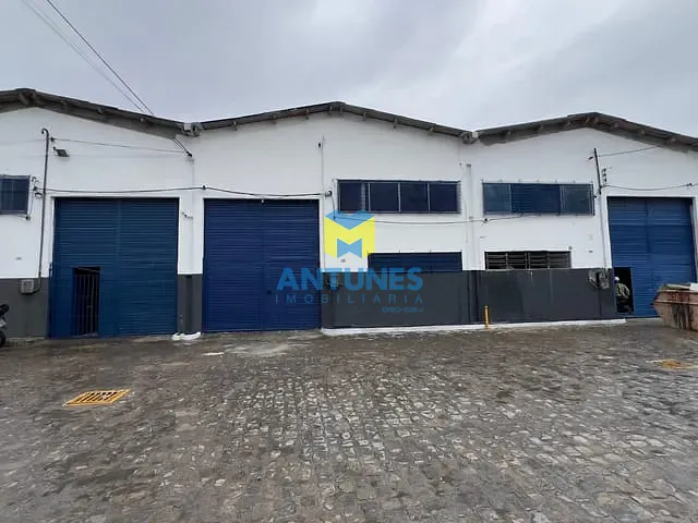 Galpão / Barracão com 1000m², para alugar, no bairro Imbiribeira em Recife