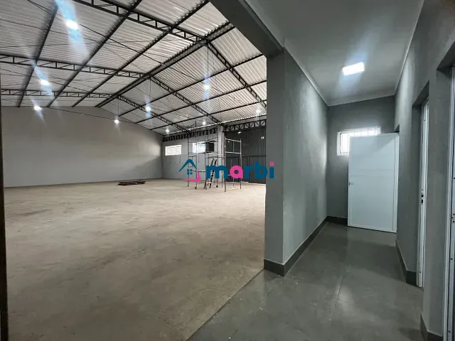Galpão / Barracão com 723m², para alugar, no bairro Jardim Glória em Americana