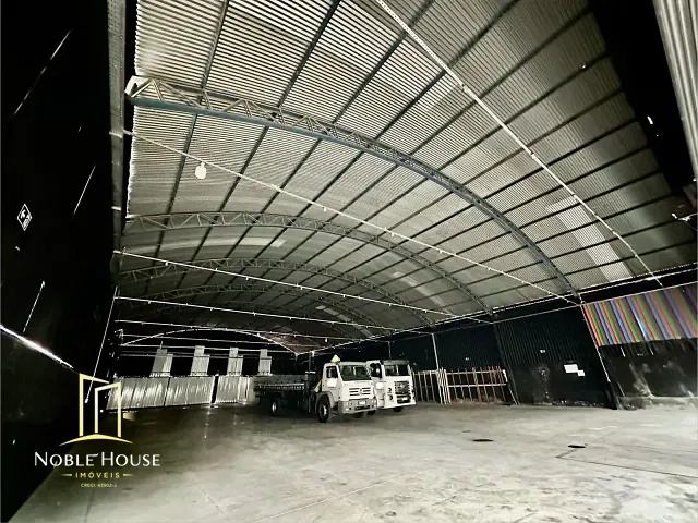 Galpão / Barracão com 1000m², para alugar, no bairro Centro em Vinhedo