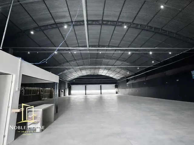 Galpão / Barracão com 1000m², para alugar, no bairro Centro em Vinhedo