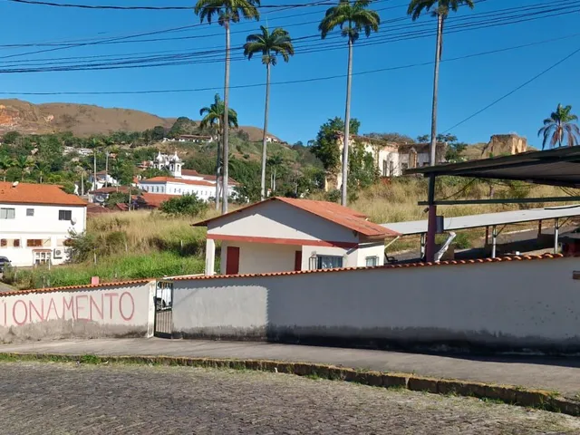 Galpão / Barracão para alugar, no bairro Centro em Vassouras