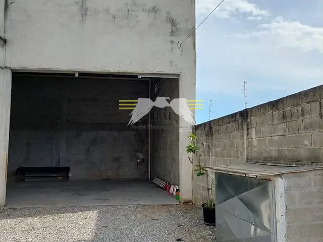 Galpão / Barracão com 490m², para alugar, no bairro Centro em Taubaté