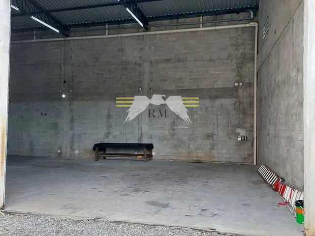 Galpão / Barracão com 490m², para alugar, no bairro Centro em Taubaté