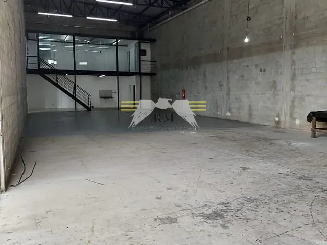 Galpão / Barracão com 490m², para alugar, no bairro Centro em Taubaté
