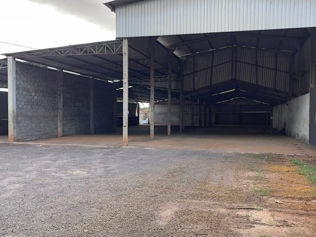 Galpão / Barracão com 4100m², para alugar, no bairro Vila Cidade Morena em Campo Grande