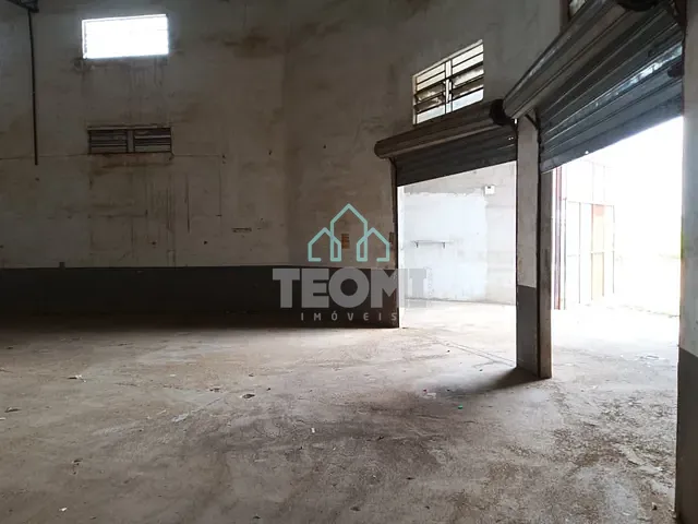 Galpão / Barracão com 300m², à venda, no bairro Vale das Flores em Tremembé