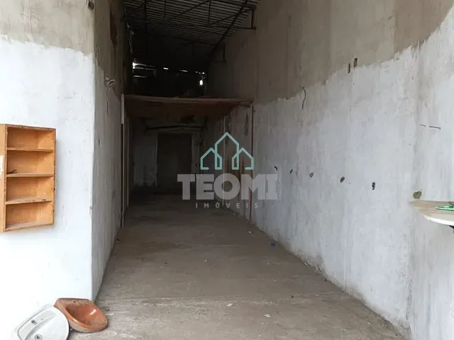 Galpão / Barracão com 300m², à venda, no bairro Vale das Flores em Tremembé
