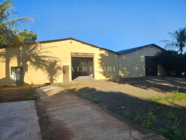 Galpão / Barracão com 8000m², para alugar, no bairro Setor 3 em Ibiporã