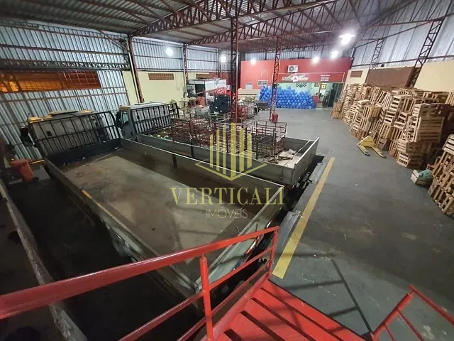 Galpão / Barracão com 1000m², à venda, no bairro Porto em Cuiabá