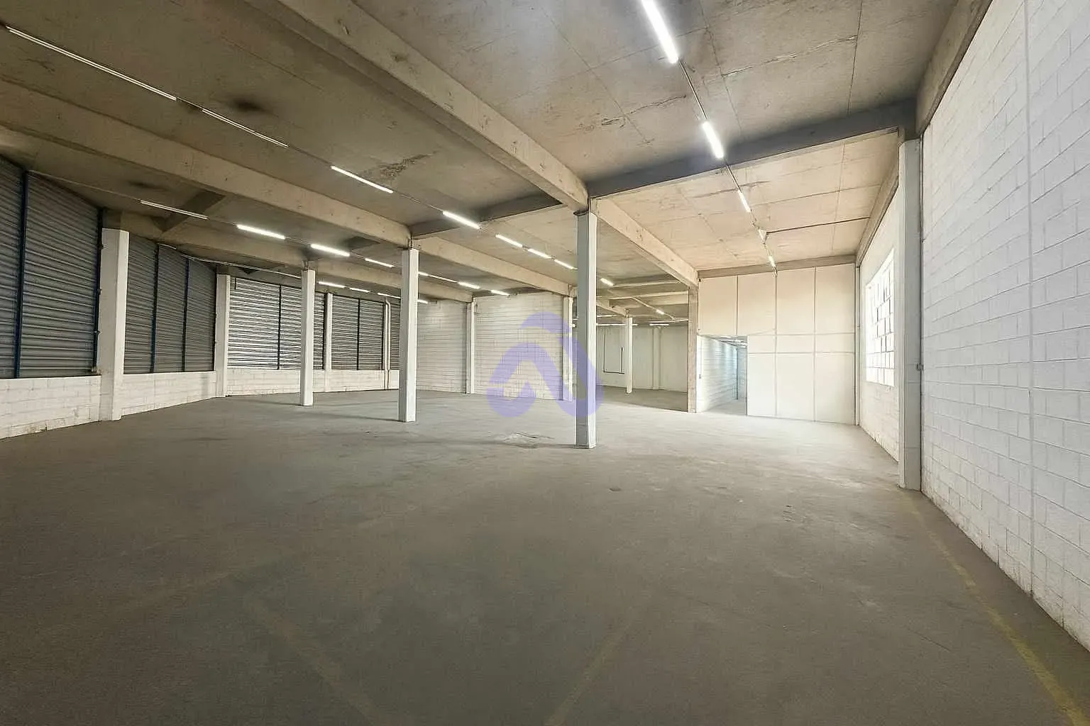 Depósito-Galpão, 1400 m² - Foto 1