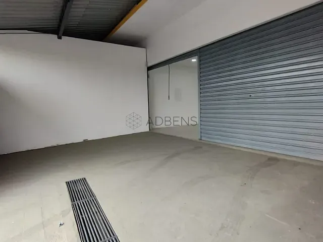 Galpão / Barracão com 250m², à venda, no bairro Jardim São Luís em São Paulo