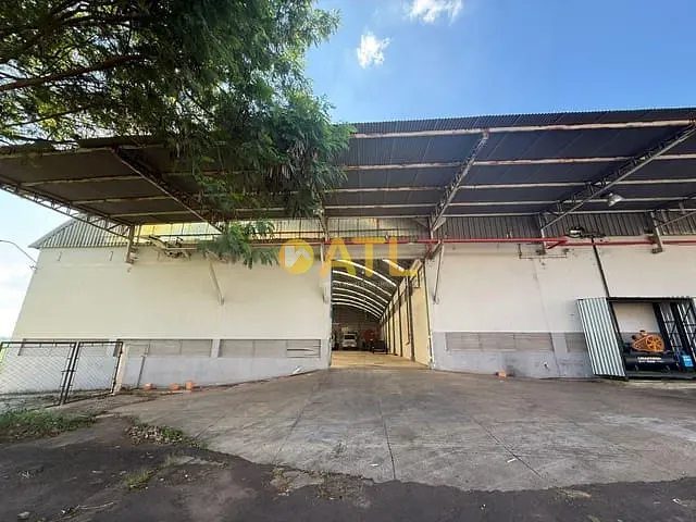Galpão / Barracão com 1200m², para alugar, no bairro Distrito Industrial Doutor Hélio Silva em Ourinhos
