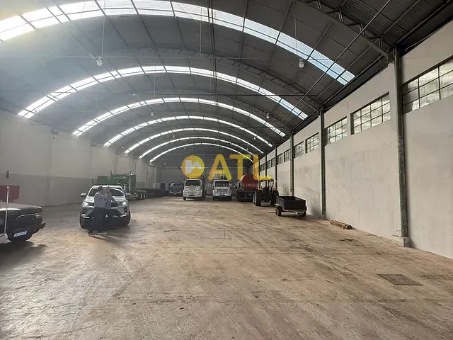 Galpão / Barracão com 1200m², para alugar, no bairro Distrito Industrial Doutor Hélio Silva em Ourinhos