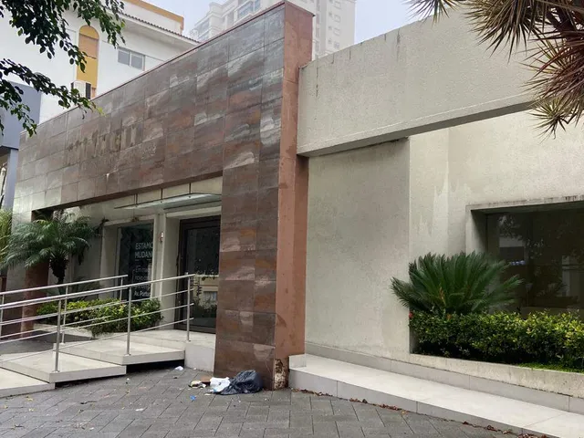 Galpão / Barracão para alugar, no bairro Vila Gilda em Santo André