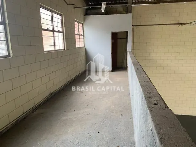 Galpão / Barracão com 308m², à venda ou para alugar, no bairro Vila Barão em Sorocaba