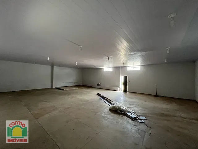 Galpão / Barracão com 496m², à venda, no bairro Conjunto Habitacional Vila União em Anápolis