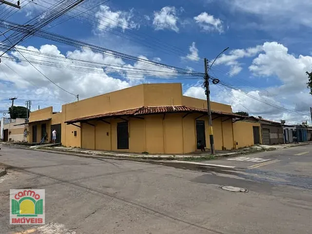 Galpão / Barracão com 496m², à venda, no bairro Conjunto Habitacional Vila União em Anápolis
