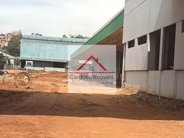 Galpão / Barracão com 18000m², para alugar, no bairro Bonsucesso em Guarulhos