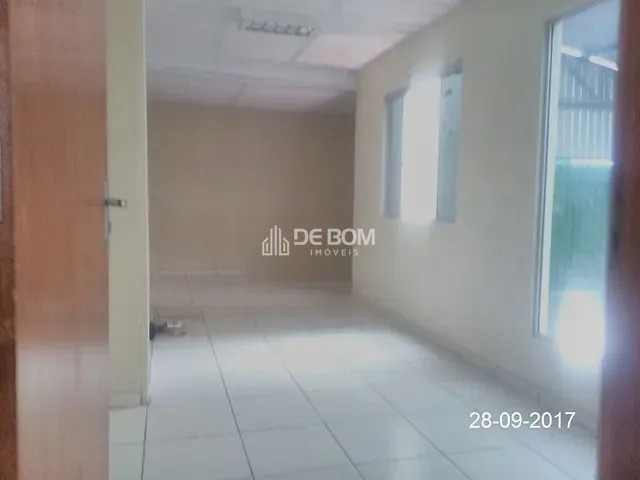 Galpão / Barracão com 2600m², à venda ou para alugar, no bairro Distrito Industrial em Poços de Caldas