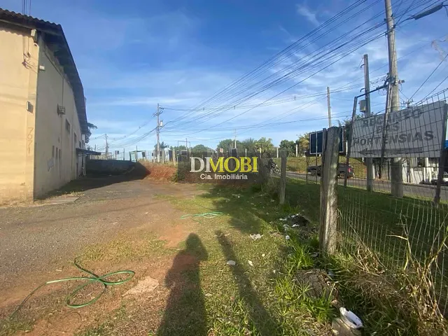 Galpão / Barracão com 750m², para alugar, no bairro Distrito Industrial em Cachoeirinha