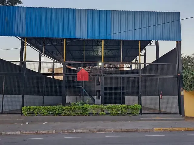 Galpão / Barracão com 709m², para alugar, no bairro Jardim Cristina em Pindamonhangaba