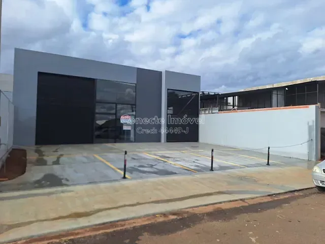 Galpão / Barracão com 987m², para alugar, no bairro Imigrantes em Holambra