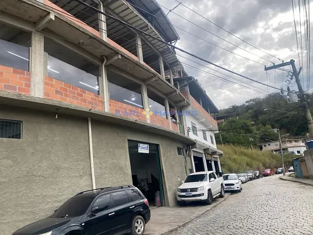 Galpão / Barracão à venda, no bairro Cascatinha em Petrópolis