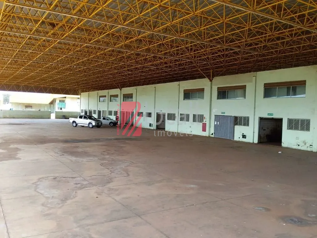 Galpão / Depósito / Armazém  à venda e aluguel, 3967m² — foto 1 de 20