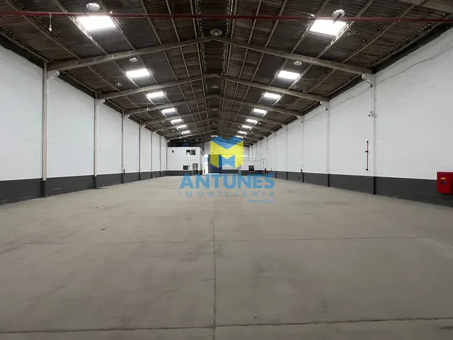 Galpão / Barracão com 1600m², para alugar, no bairro Imbiribeira em Recife