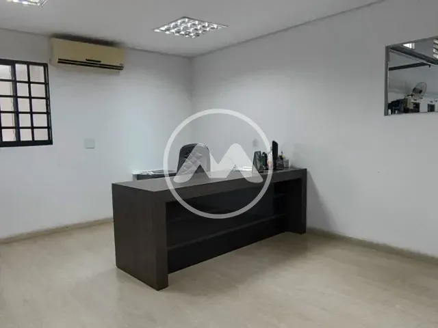 Galpão / Barracão com 30000m², para alugar, no bairro Parque Industrial em Cianorte
