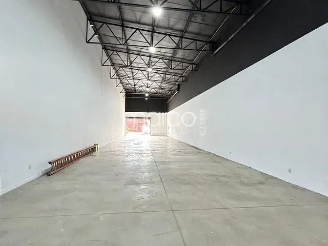 Galpão / Barracão para alugar, no bairro Setor Central - Senador Canedo em Senador Canedo