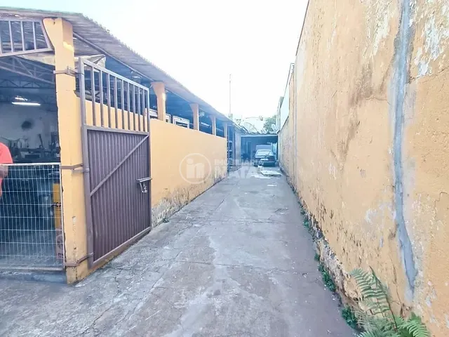Galpão / Barracão com 448m², à venda, no bairro Centro em Londrina