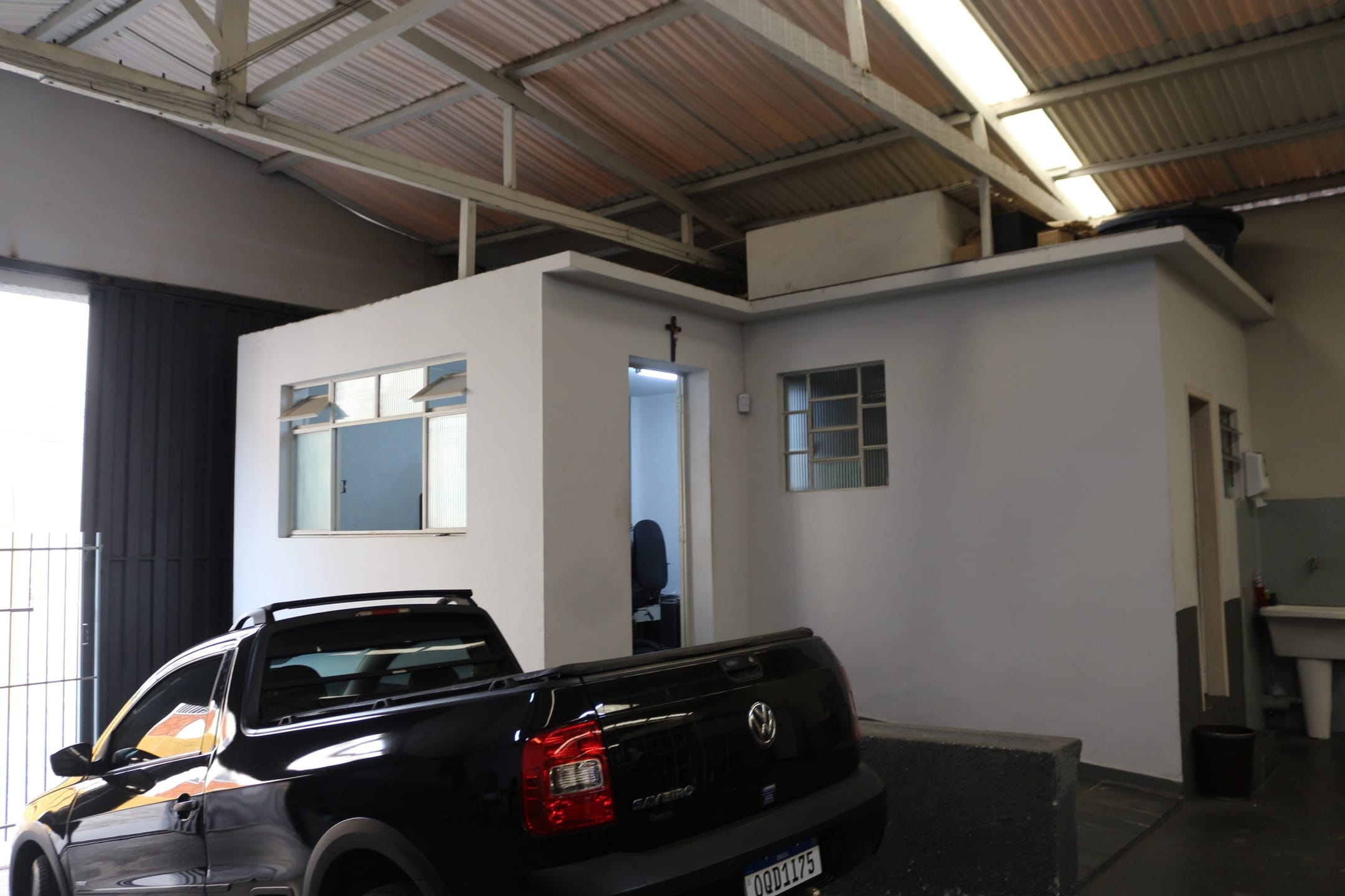 Galpão com 360 m2 de área construída, pé direito alto, ótima localização, à venda, Carlos Prates, Belo Horizonte, MG miniatura 6