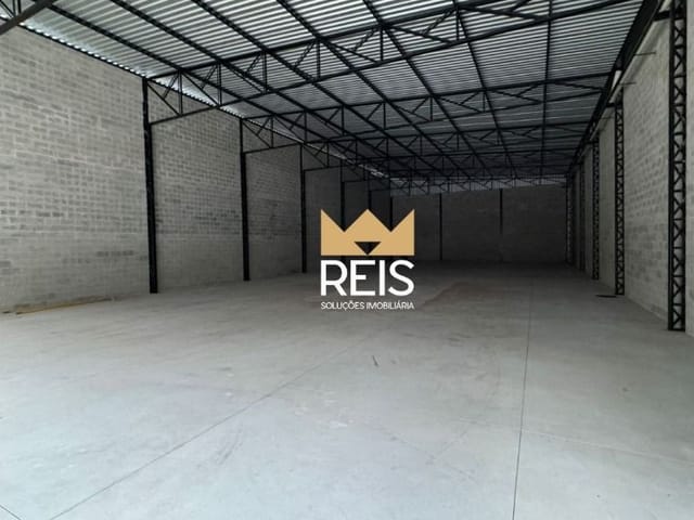 Galpão / Barracão com 600m², para alugar, no bairro Recreio dos Bandeirantes em Rio de Janeiro