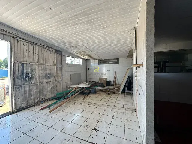 Galpão / Barracão com 1000m², para alugar, no bairro Industrial em Guarapuava
