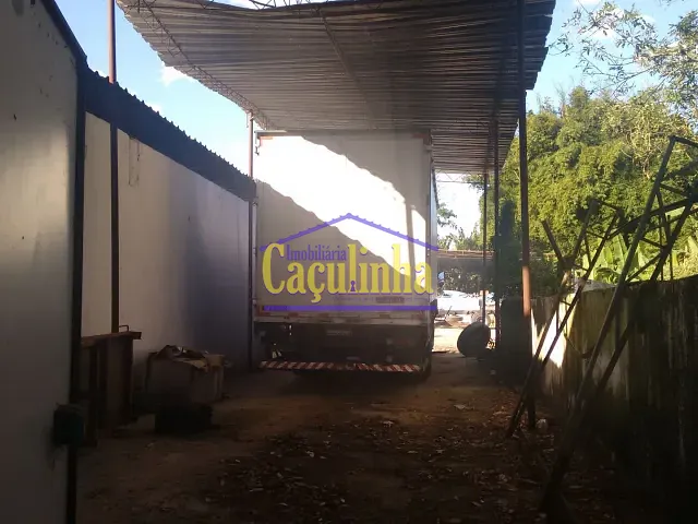 Galpão / Barracão com 1250m², para alugar, no bairro Arthur Catalddi em Barra do Piraí